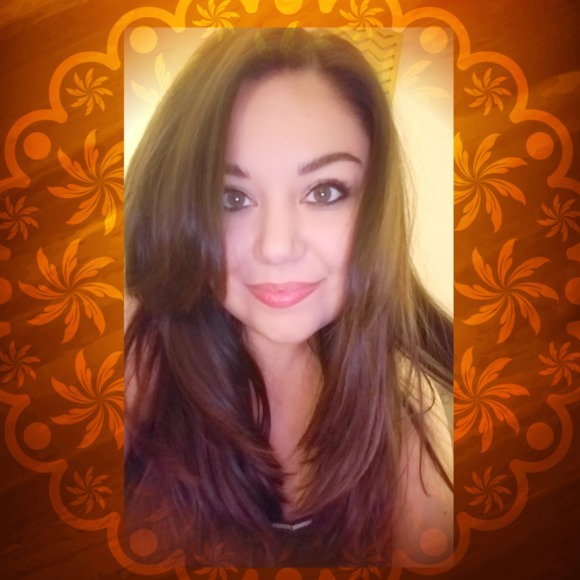 Meet your Posher, Amanda Jessica - Picture 4 of 8